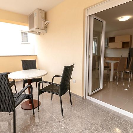 Summer Fun Apartments Новаля Екстериор снимка