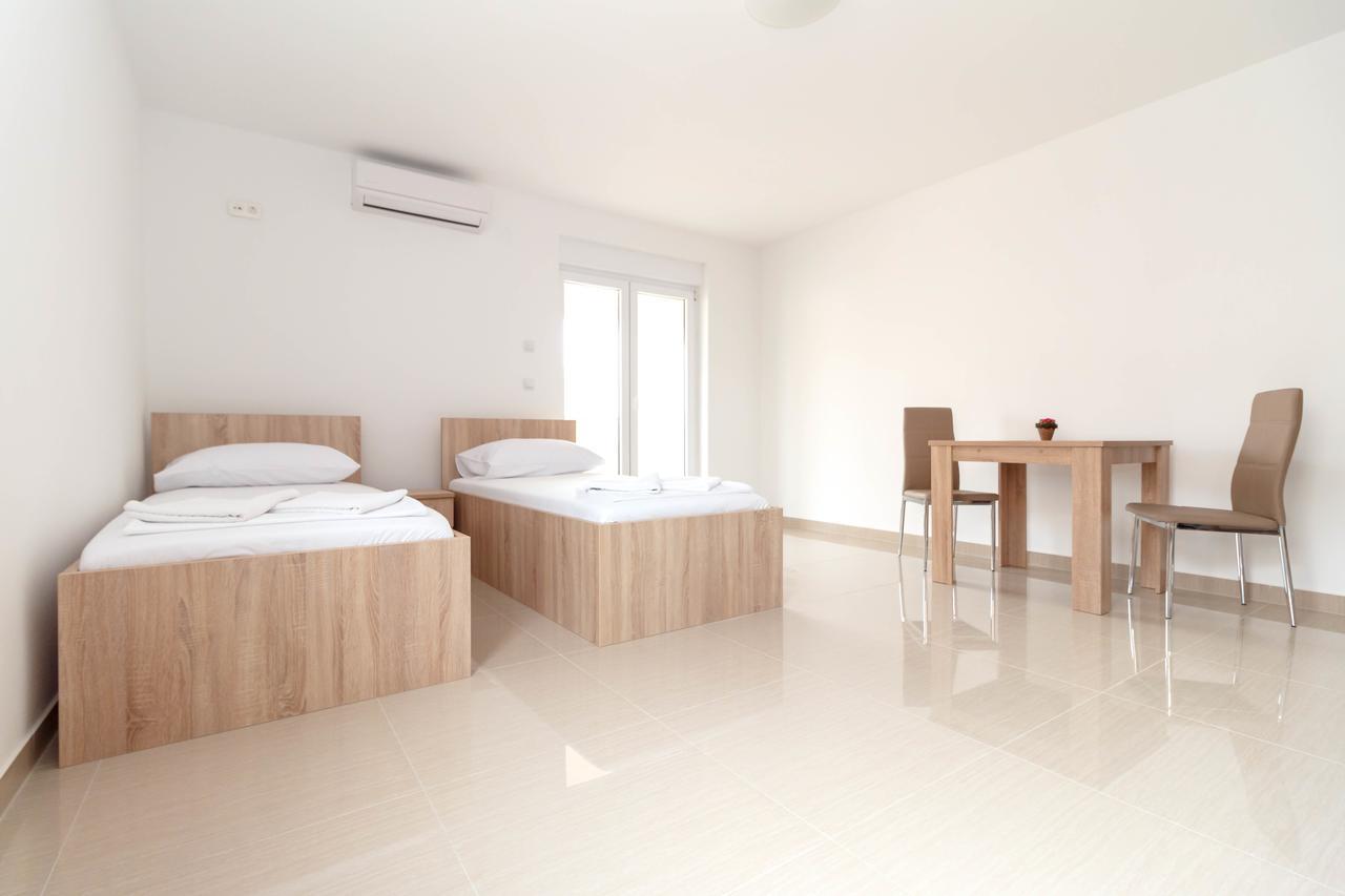 Summer Fun Apartments Новаля Екстериор снимка